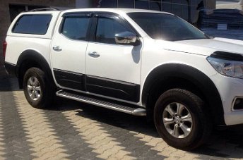 Paravanturi geam Nissan Navara D23 '14+ NP300 (1)