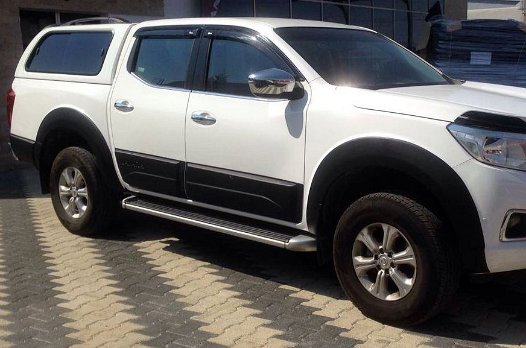 Paravanturi geam Nissan Navara D23 '14+ NP300
