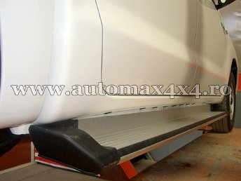 Toyota Hilux Nou Prag aluminiu argintiu PAA02 Pret - Cere oferta
